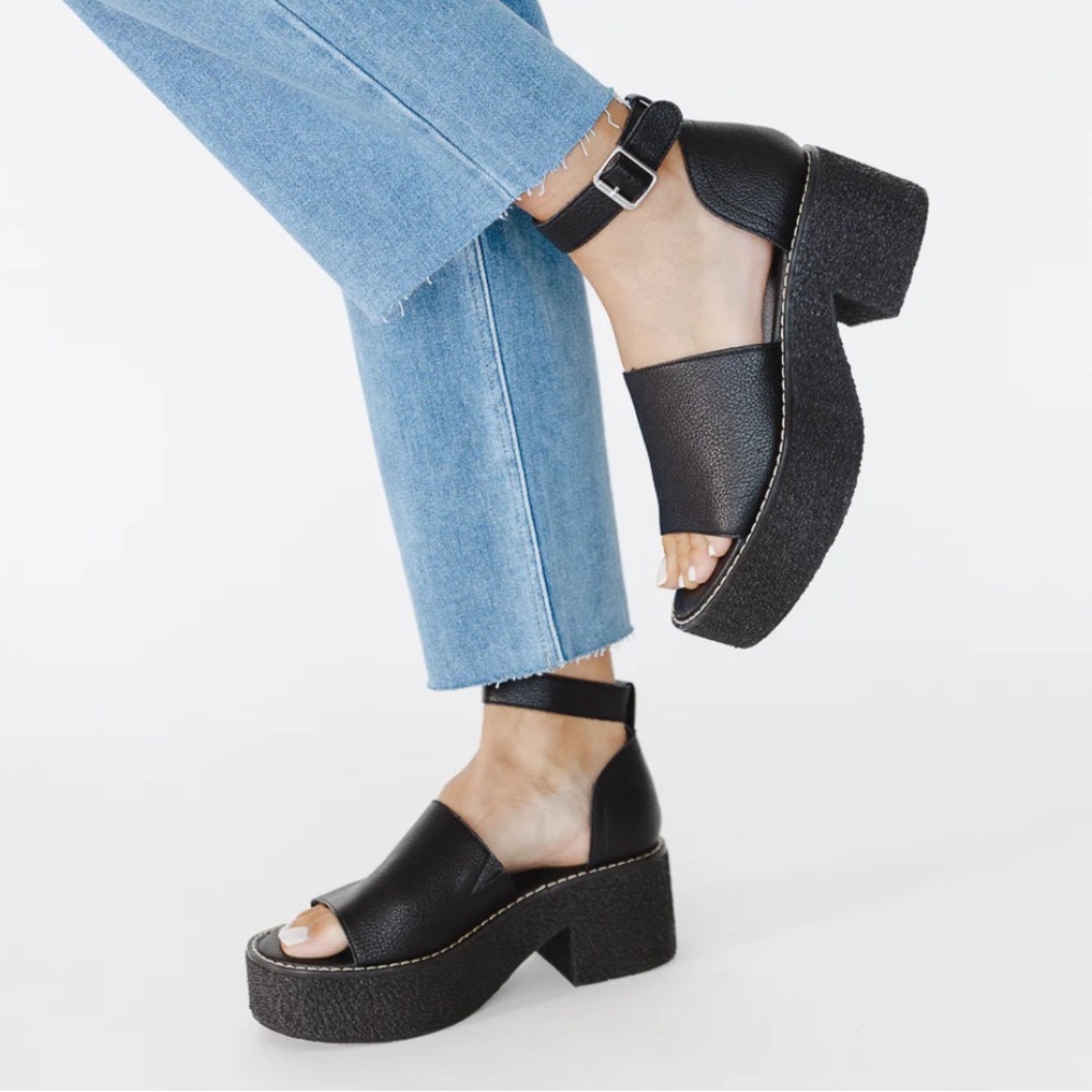 Bohme Veronica Heels. Size 9. Black. Chunky, platform, sandal. NEW condition.